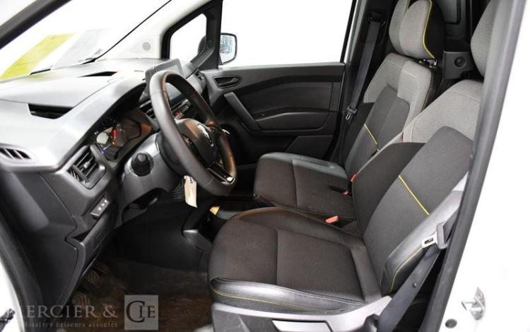 RENAULT KANGOO VAN FOUR L2 GD CFT BLUE DCI 115 BLANC GR-030-JW