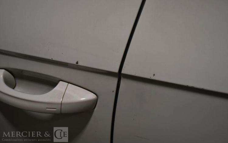 VOLKSWAGEN T-ROC BLANC GR-349-EW