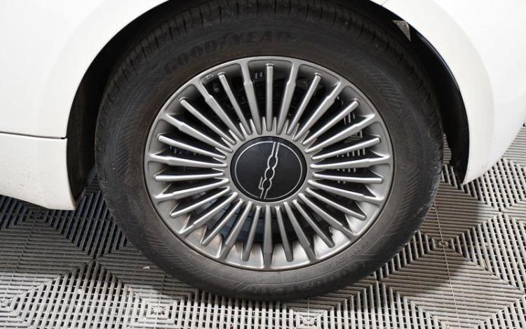 FIAT 500 24 kwh ICONE BLANC GR-879-RN