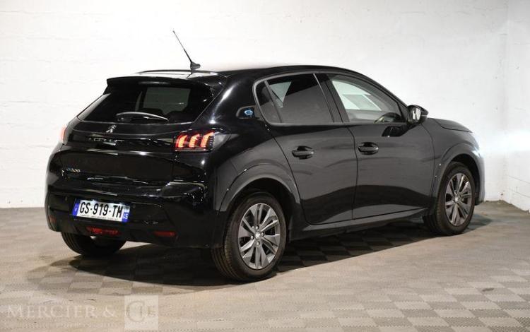 PEUGEOT E-208 ALLURE PACK NOIR GS-919-TM