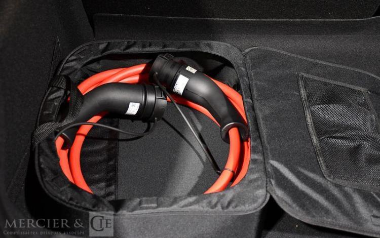 PEUGEOT E-208 ALLURE PACK NOIR GS-919-TM