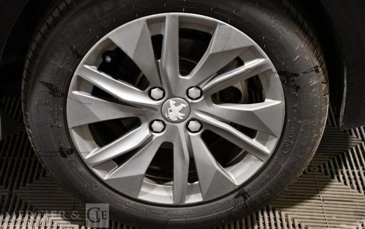 PEUGEOT E-208 ALLURE PACK NOIR GS-919-TM