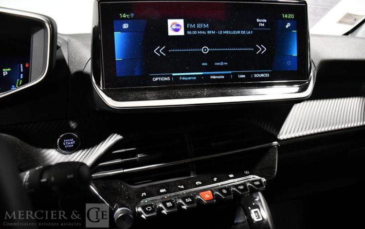 PEUGEOT E-208 ALLURE PACK NOIR GS-919-TM