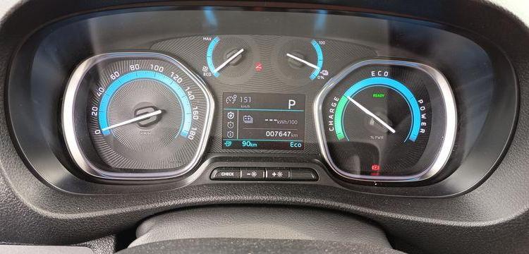 FIAT e-SCUDO 75KWH 6,1 LONG BUSINESS – ELECTRIQUE 7647 KMS – ANNEE 2023 BLANC GT-343-HS