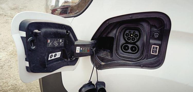 FIAT e-SCUDO 75KWH 6,1 LONG BUSINESS – ELECTRIQUE 7647 KMS – ANNEE 2023 BLANC GT-343-HS