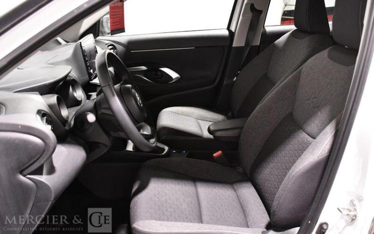 TOYOTA YARIS CROSS PRO HYBRIDE MY22 116H 2WD DYNAMIC BUSINESS BLANC GT-639-ZS