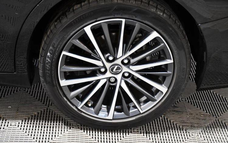 LEXUS ES 300H NOIR GT-642-HT