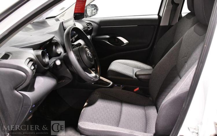 TOYOTA YARIS CROSS PRO HYBRIDE MY22 116H DY BLANC GT-698-ZS