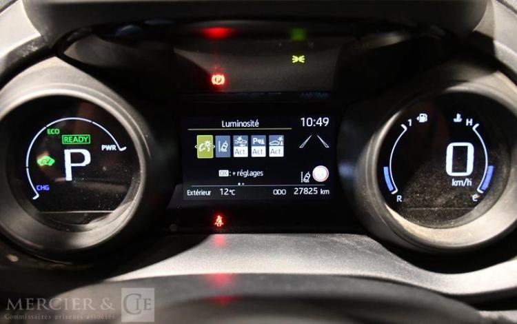TOYOTA YARIS CROSS PRO HYBRIDE MY22 116H DY BLANC GT-698-ZS