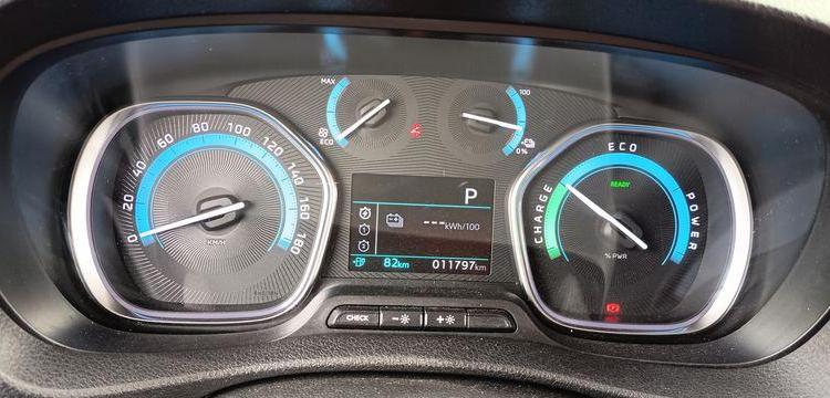 FIAT e-SCUDO 75 KWH 6,1 LONG BUSINESS ELECTRIQUE 11797 KMS – ANNEE 2023 BLANC GT-767-HT