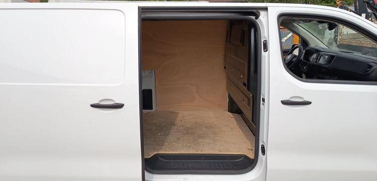 FIAT e-SCUDO 75 KWH 6,1 LONG BUSINESS ELECTRIQUE 11797 KMS – ANNEE 2023 BLANC GT-767-HT