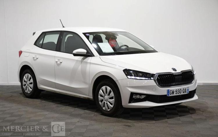 SKODA FABIA 1,0l MPI 80CH ACTIVE BLANC GW-930-QA