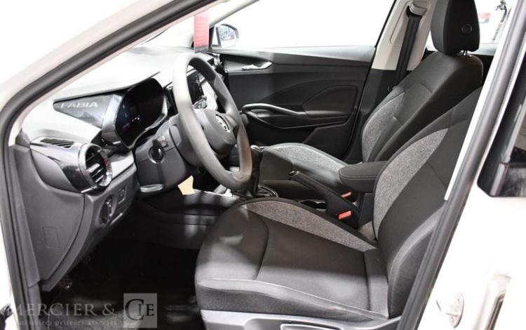 SKODA FABIA 1,0l MPI 80CH ACTIVE BLANC GW-930-QA