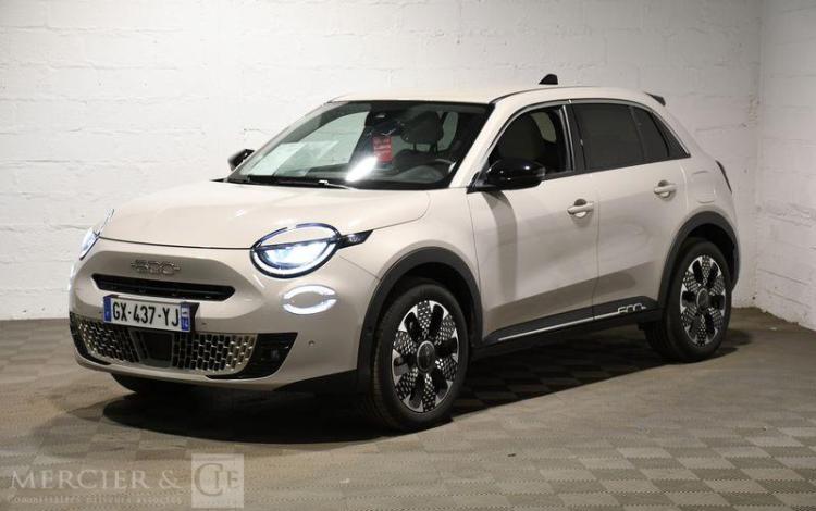 FIAT 600 ELECTRIQUE 54KWH LA PRIMA BEIGE GX-437-YJ