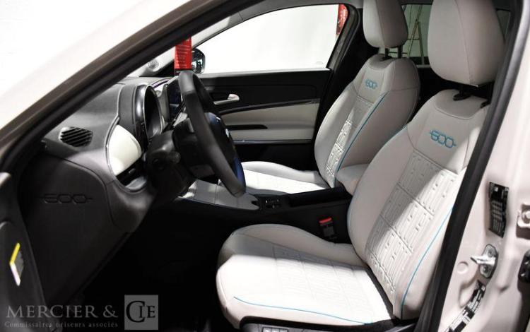 FIAT 600 ELECTRIQUE 54KWH LA PRIMA BEIGE GX-437-YJ