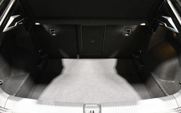VOLKSWAGEN T-ROC NOIR GX-972-DZ