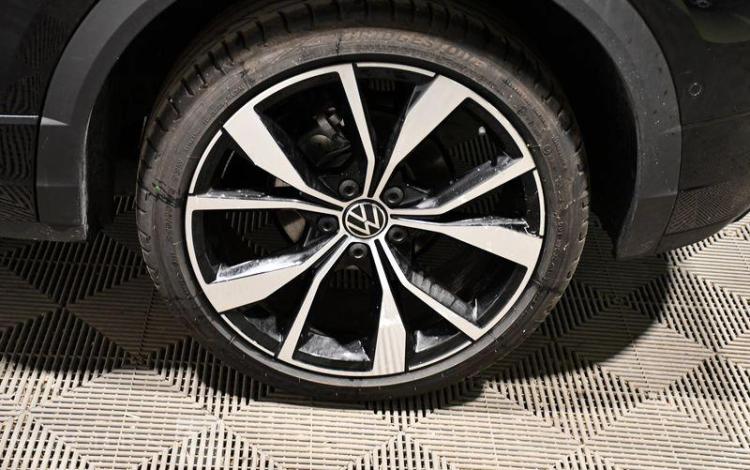 VOLKSWAGEN T-ROC NOIR GX-972-DZ