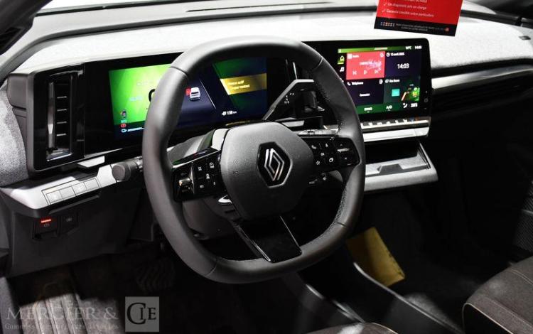 RENAULT MEGANE EV40 E-TECH 130 40KWH EQUILIBRE BVA
 BLANC GY-689-SB