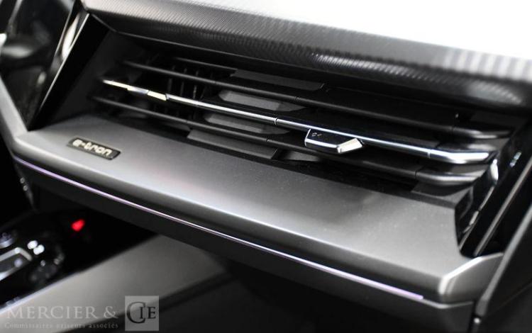 AUDI Q4 SPORTBACK GRIS GY-958-TB