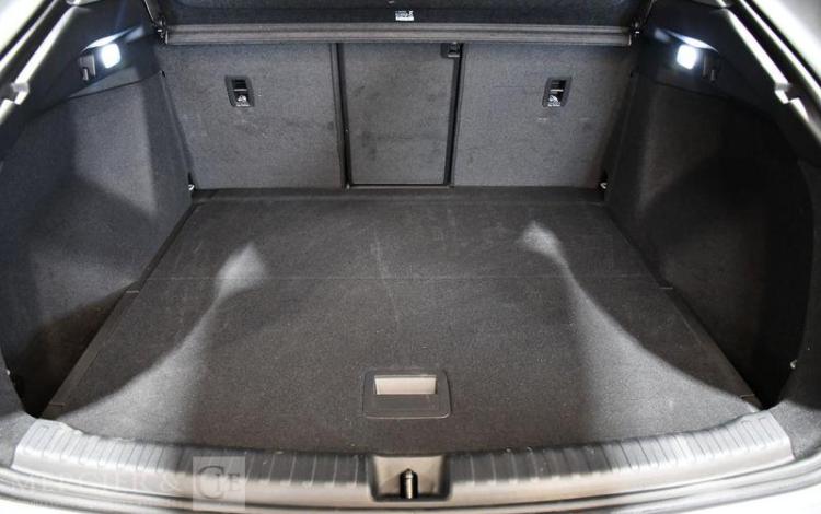 AUDI Q4 SPORTBACK GRIS GY-958-TB