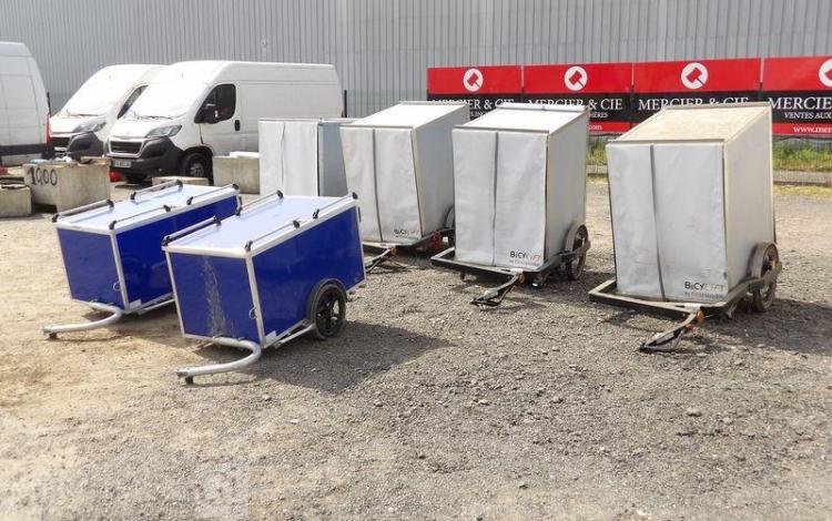 4 CHASSIS NOIR + 4 CAISSES + 2 BOX  VLOVE100