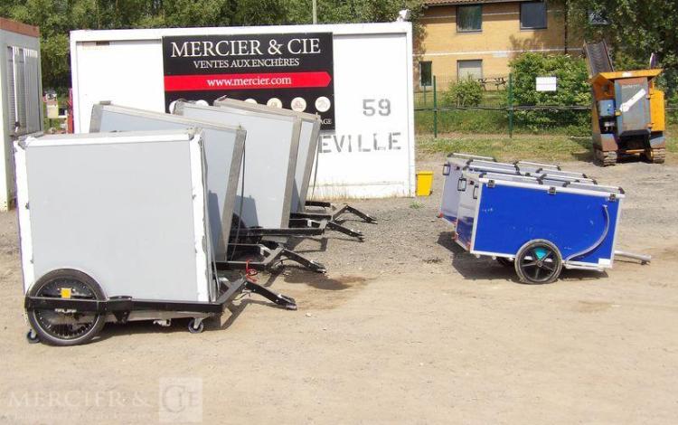 4 CHASSIS NOIR + 4 CAISSES + 2 BOX  VLOVE100