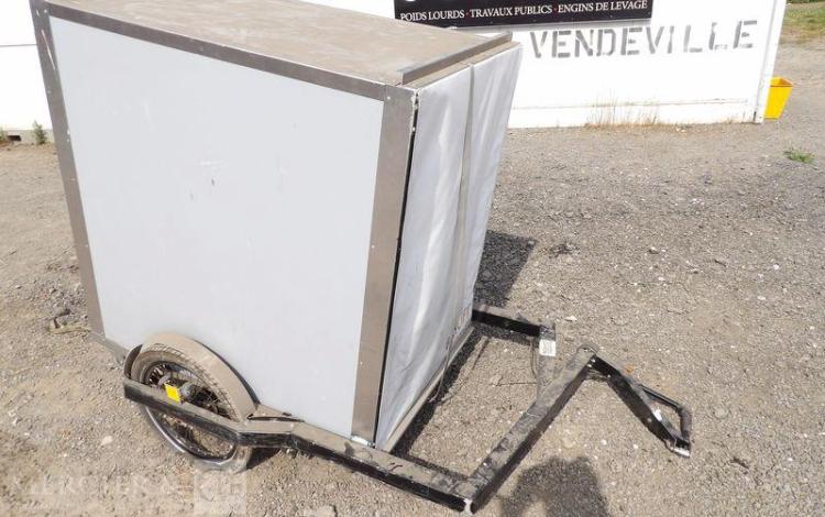 4 CHASSIS NOIR + 4 CAISSES + 2 BOX  VLOVE100