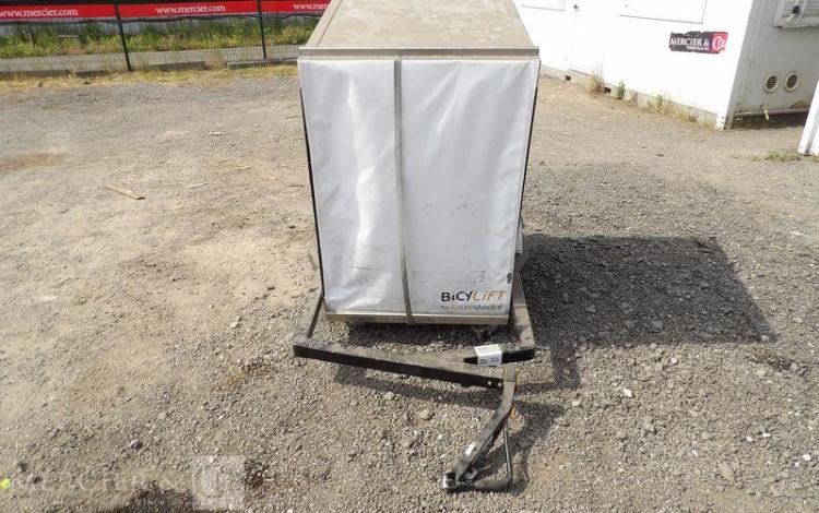 4 CHASSIS NOIR + 4 CAISSES + 2 BOX  VLOVE100
