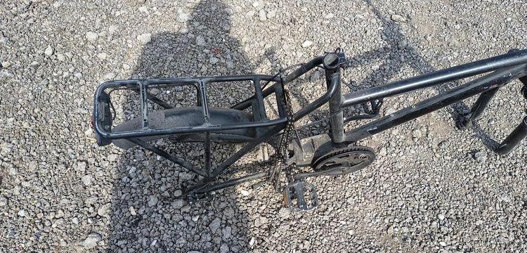 4 CHASSIS NOIR + 4 CAISSES + 2 BOX  VLOVE100