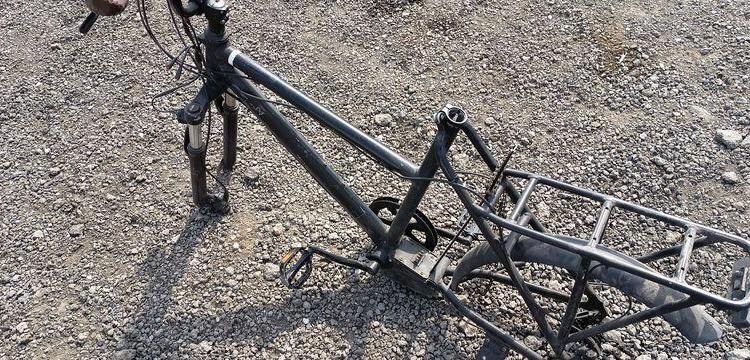 4 CHASSIS NOIR + 4 CAISSES + 2 BOX  VLOVE100