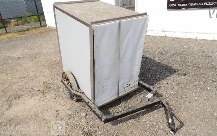 4 CHASSIS NOIR + 4 CAISSES + 2 BOX  VLOVE100