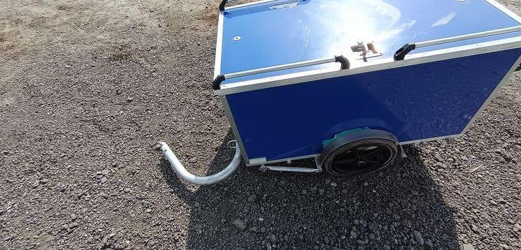 4 CHASSIS NOIR + 4 CAISSES + 2 BOX  VLOVE100