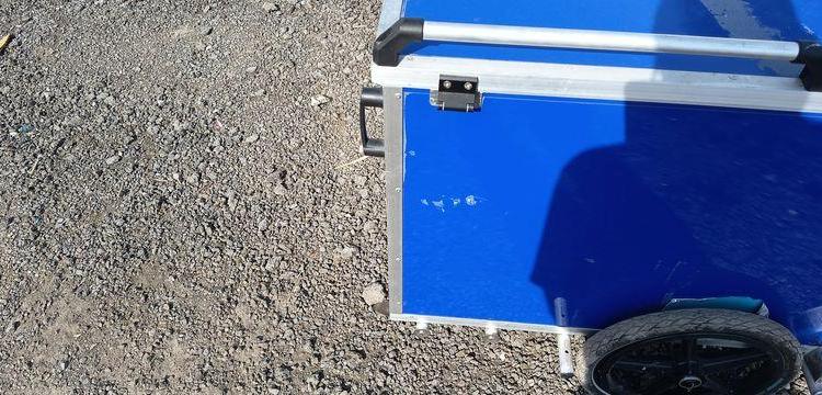 4 CHASSIS NOIR + 4 CAISSES + 2 BOX  VLOVE100