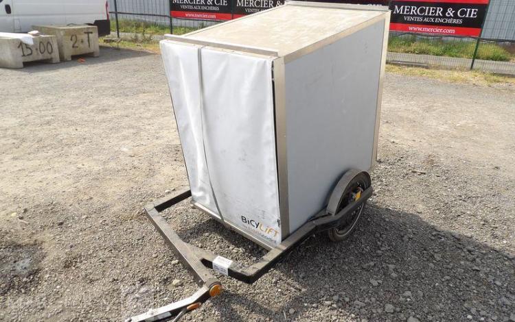 4 CHASSIS NOIR + 4 CAISSES + 2 BOX  VLOVE100