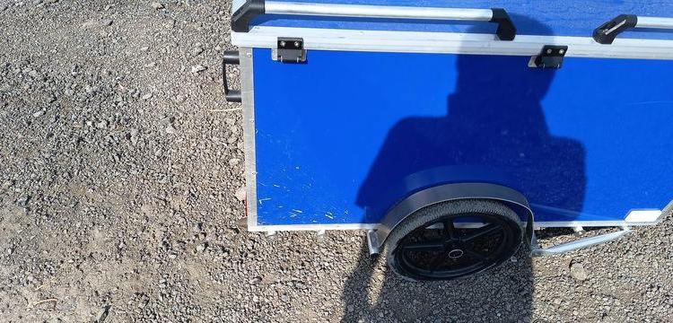 4 CHASSIS NOIR + 4 CAISSES + 2 BOX  VLOVE100