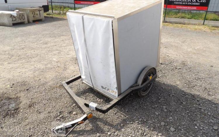 4 CHASSIS NOIR + 4 CAISSES + 2 BOX  VLOVE100