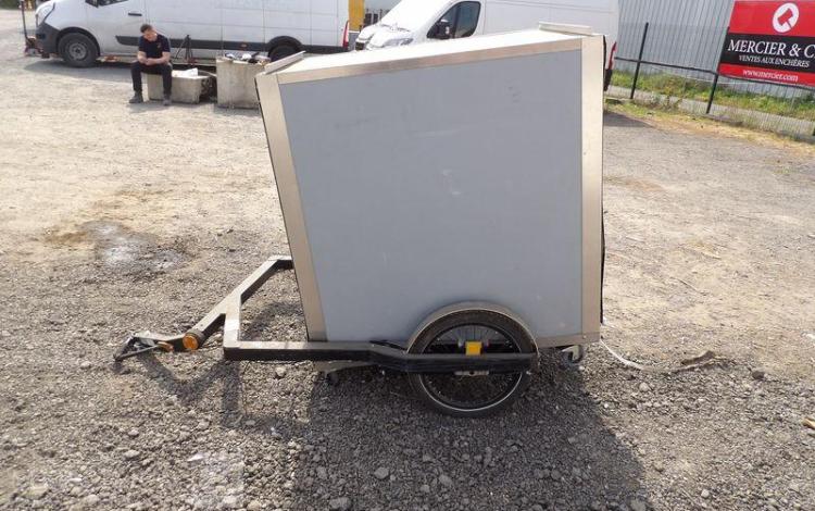 4 CHASSIS NOIR + 4 CAISSES + 2 BOX  VLOVE100