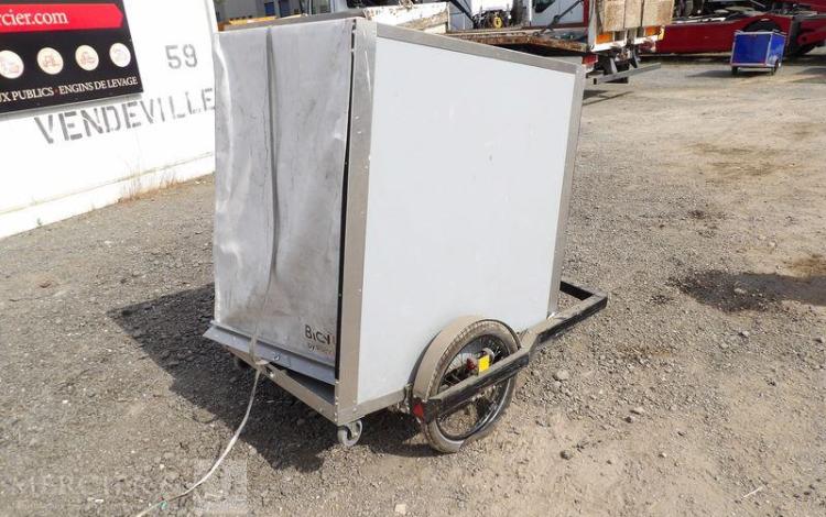 4 CHASSIS NOIR + 4 CAISSES + 2 BOX  VLOVE100