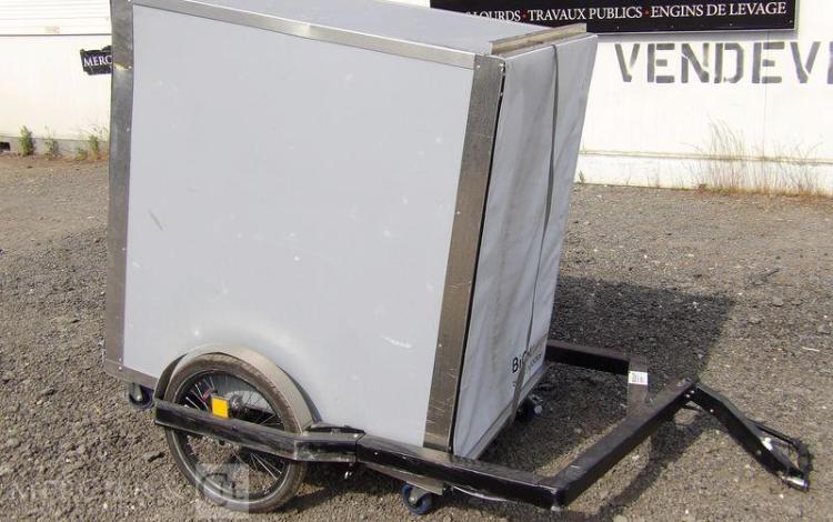 4 CHASSIS NOIR + 4 CAISSES + 2 BOX  VLOVE100