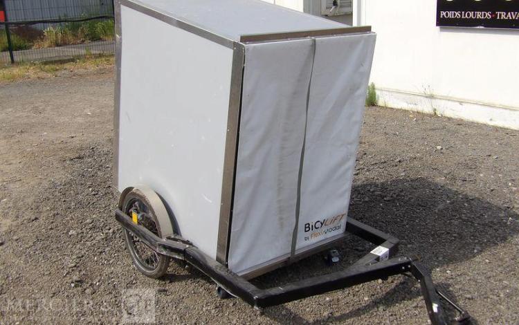 4 CHASSIS NOIR + 4 CAISSES + 2 BOX  VLOVE100