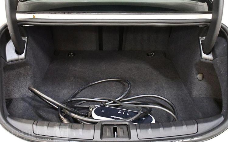 PORSCHE TAYCAN BLANC WIE5262E