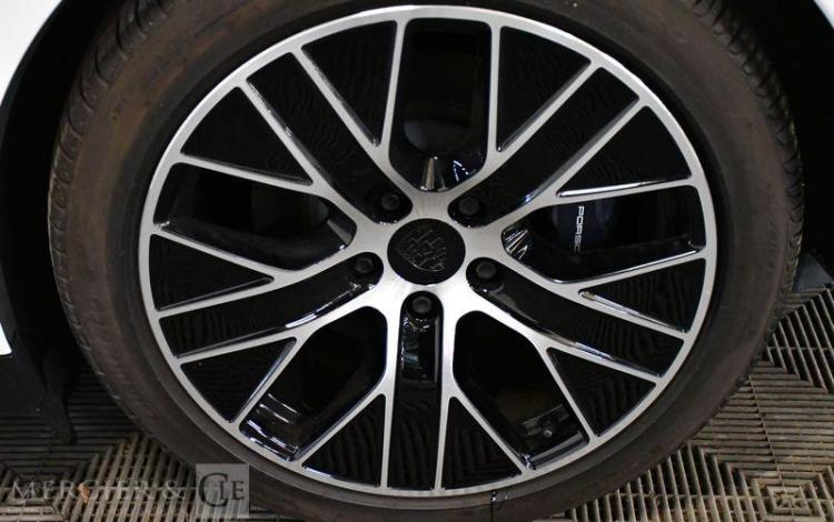 PORSCHE TAYCAN BLANC WIE5262E
