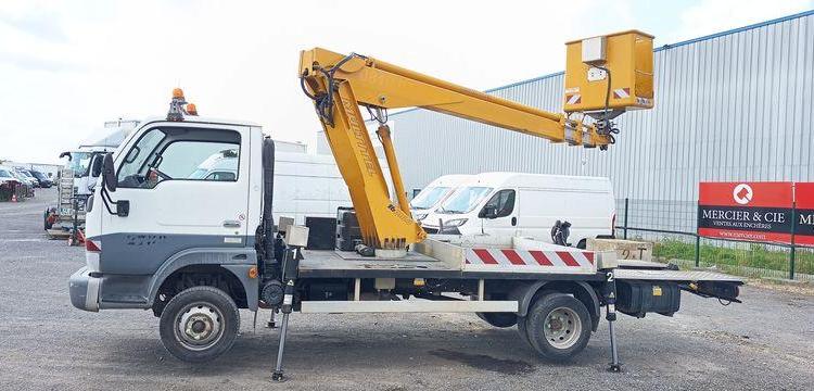 NISSAN CABSTAR-E 2,8T3,0TD 106CV AVEC NACELLE MULTITEL 160 ALU DS – 18 METRES – DIESEL BLANC 846CJF59