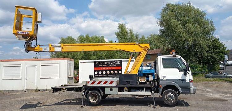NISSAN CABSTAR-E 2,8T3,0TD 106CV AVEC NACELLE MULTITEL 160 ALU DS – 18 METRES – DIESEL BLANC 846CJF59
