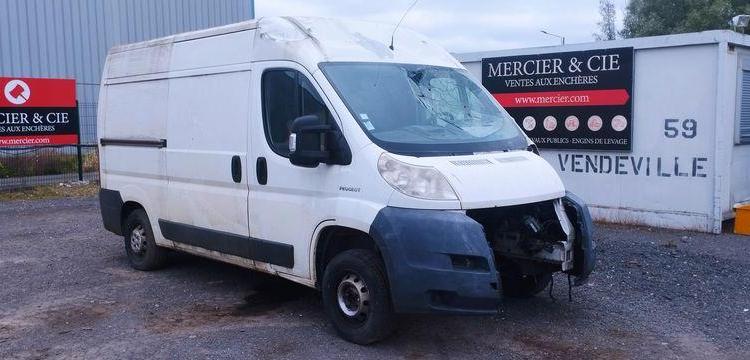 PEUGEOT BOXER 3 PHASE 1/2 FOURGON 333 L2H1 2,2HDI 16V 120 CV – DIESEL – 315490 KMS BLANC AA-864-SH