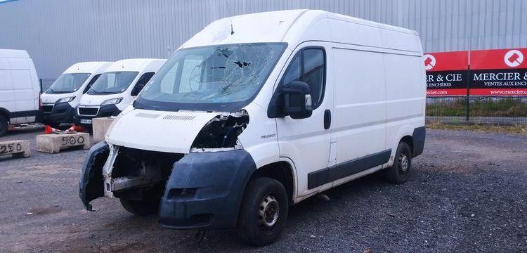 PEUGEOT BOXER 3 PHASE 1/2 FOURGON 333 L2H1 2,2HDI 16V 120 CV – DIESEL – 315490 KMS BLANC AA-864-SH