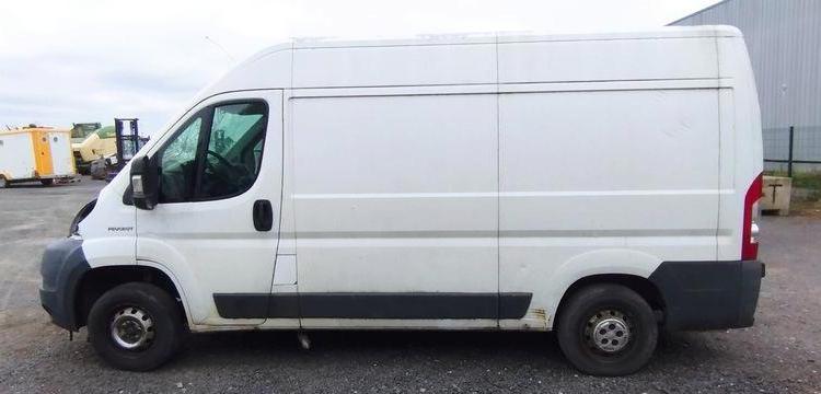 PEUGEOT BOXER 3 PHASE 1/2 FOURGON 333 L2H1 2,2HDI 16V 120 CV – DIESEL – 315490 KMS BLANC AA-864-SH