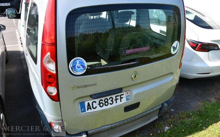 RENAULT KANGOO TMPR GRIS AC-683-FF