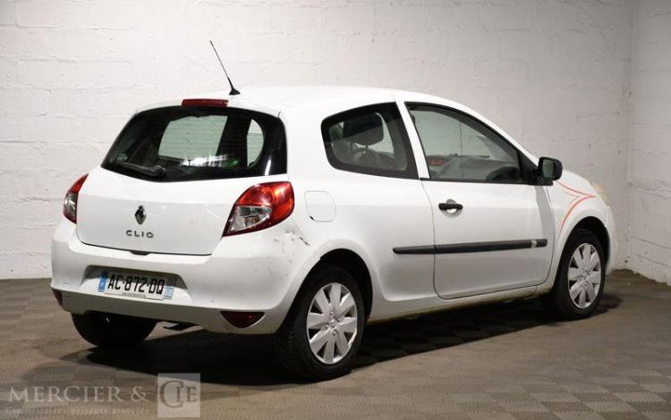 RENAULT CLIO STE DCI 90CH AIR BLANC AC-872-DQ