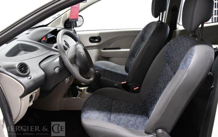 RENAULT TWINGO DCI AUTHENTIQUE BLANC AD-560-XB